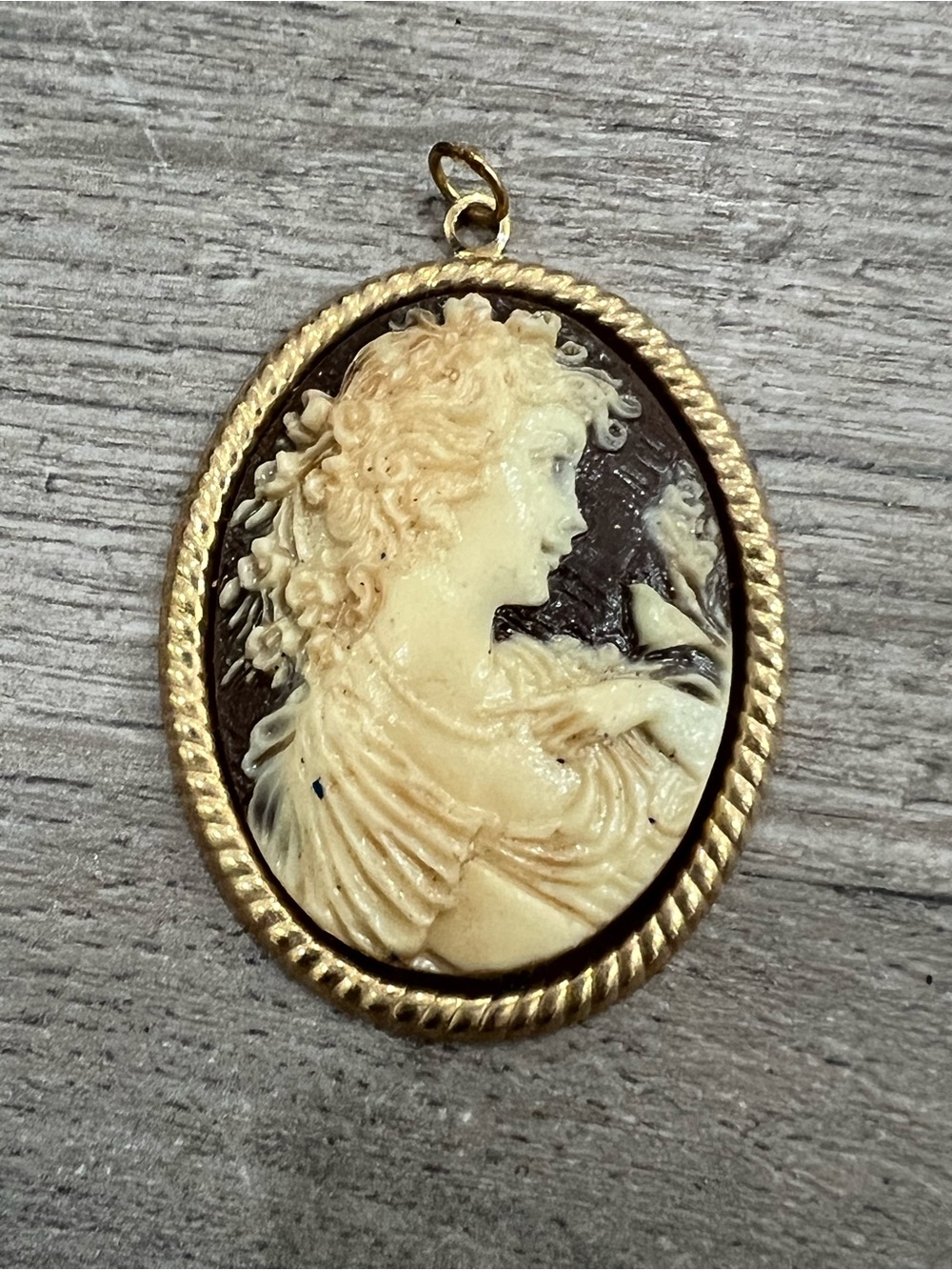 Gold-Tone Cream Cameo Portrait Pendant Necklace